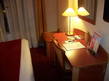 皇家丽舍酒店 酒店 4*