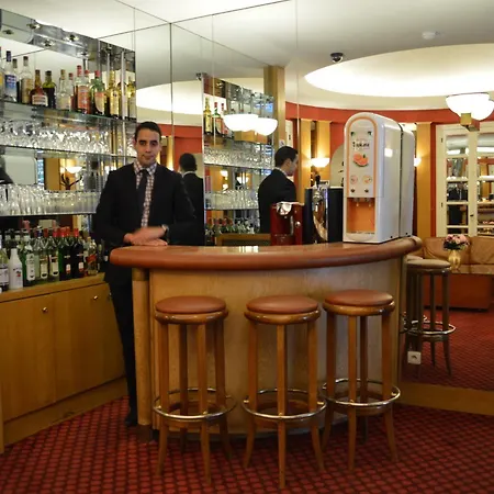 酒店 皇家丽舍酒店 4*