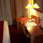6 Vh Hotel 4*