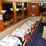 6 Vh Hotel 4*